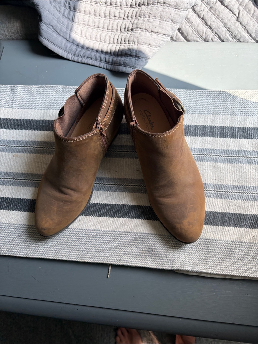 Clarks Men's Brown Leather Chukka Booties